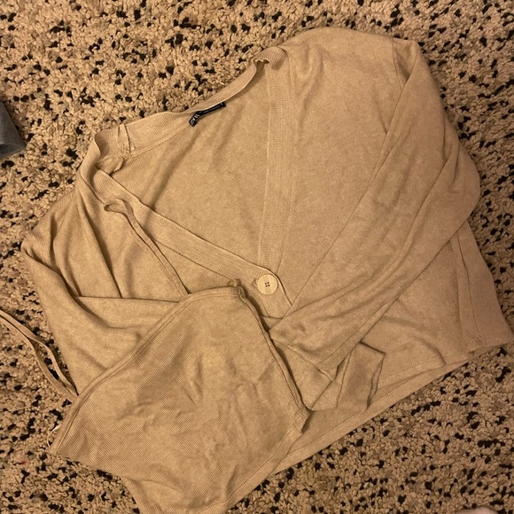 Zara sweater and shirt set - Picture 3 of 3